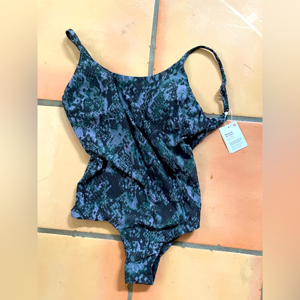 Lululemon waterside one-piece size M